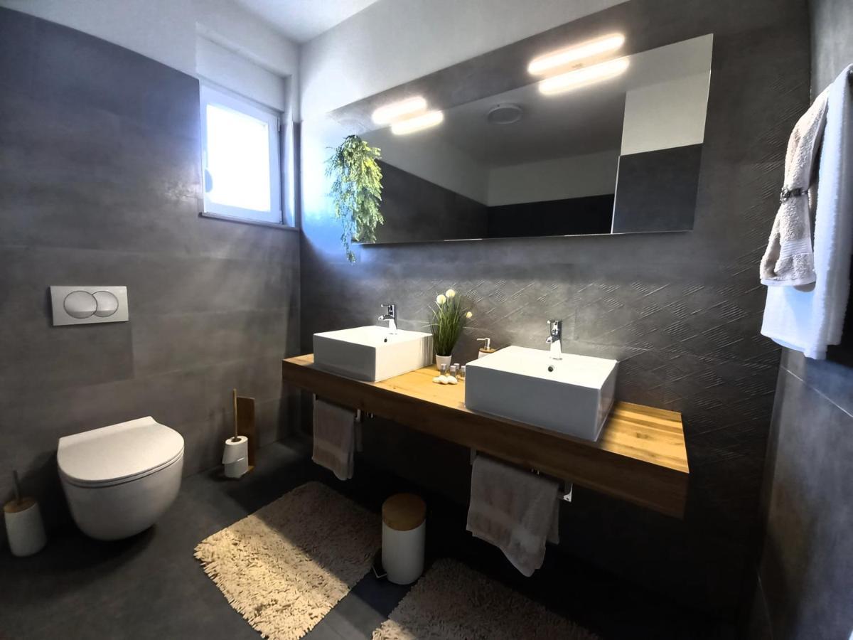 Murvica  Villa Tia With Heated Pool & Jacuzzi מראה חיצוני תמונה