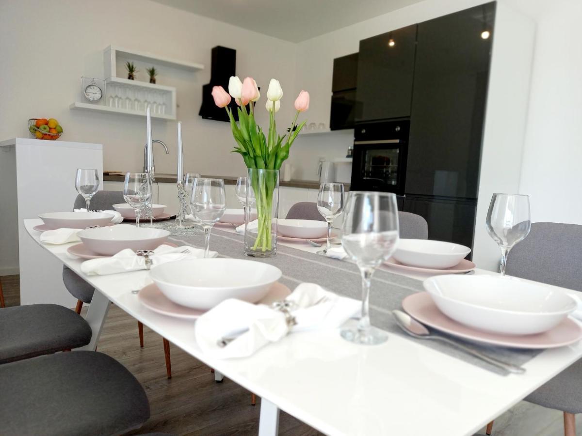 Murvica  Villa Tia With Heated Pool & Jacuzzi מראה חיצוני תמונה