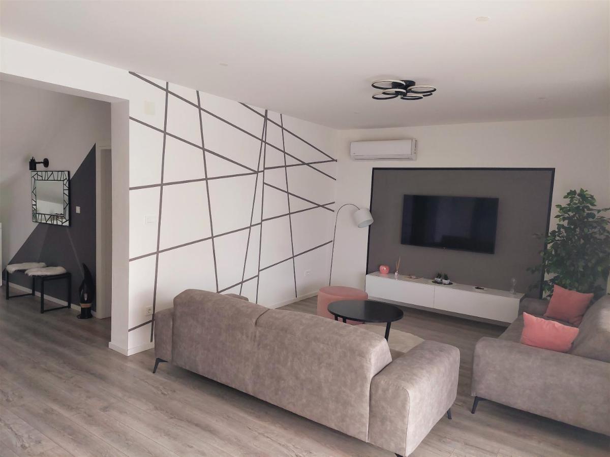 Murvica  Villa Tia With Heated Pool & Jacuzzi מראה חיצוני תמונה